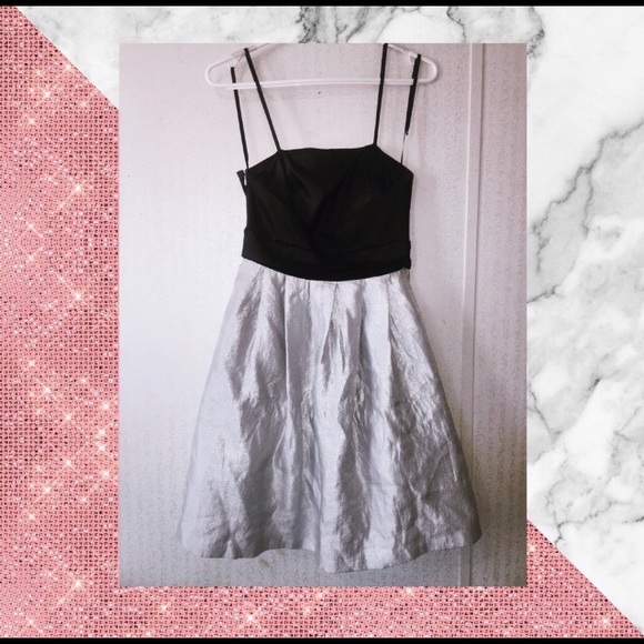 🤍Max and Cleo Cocktail Dress🤍 - Picture 2 of 5